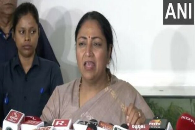 "Double-engine govt will solve every problem of farmers," assures Delhi CM
