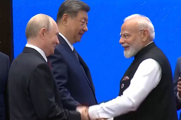 PM Modi, Chinese President Xi, Russian President Putin share handshake as world leaders gather for SCO summit