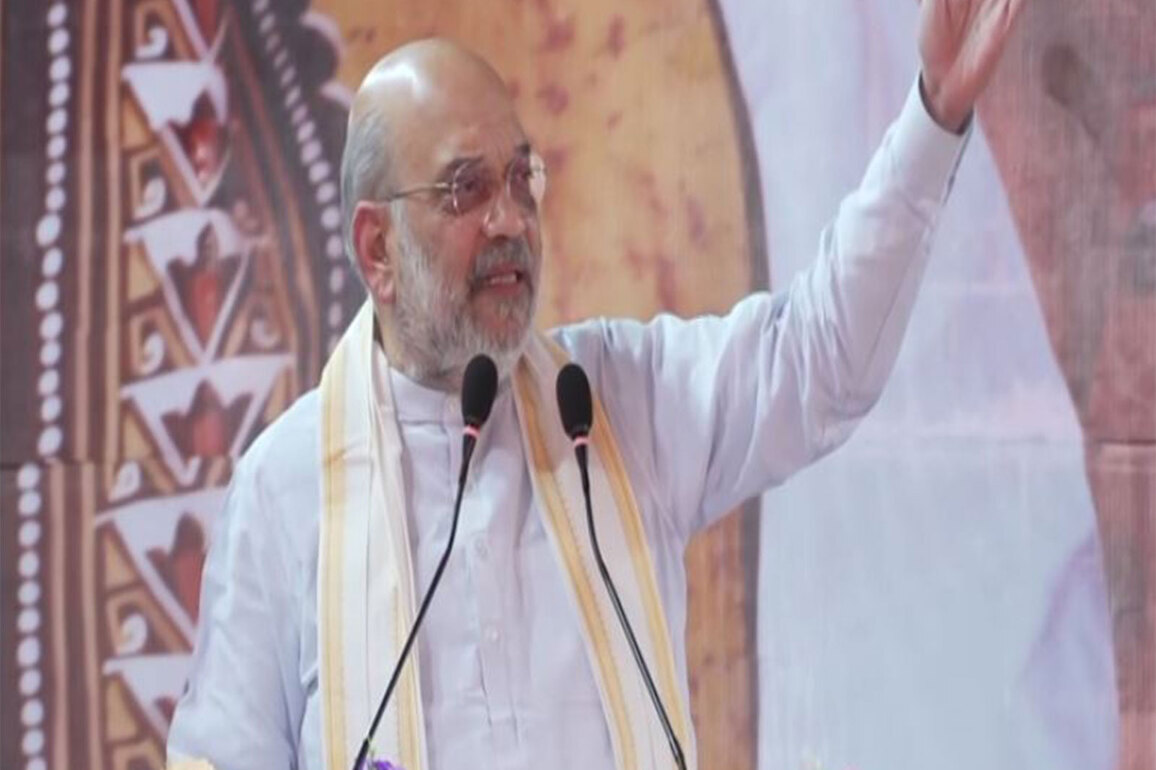 'Parivartan' means to throw away the corrupt TMC govt: Amit Shah takes jibe at Mamata Banerjee