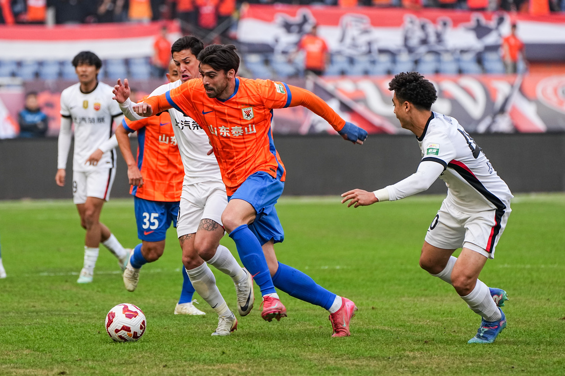 (SP)CHINA-JINAN-FOOTBALL-CSL-SHANDONG VS SHANGHAI (CN)