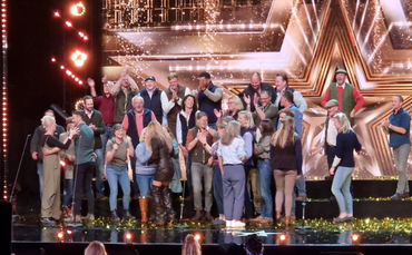 Photo: farmersguardian.com Jeremy Clarkson's Hawkstone Farmers Choir Embarks on Nationwide UK Tour