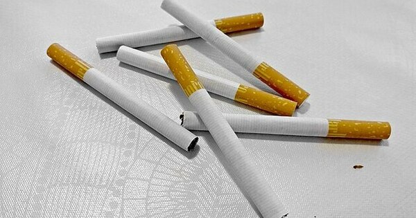 New French law targets smoking near schools, public spaces