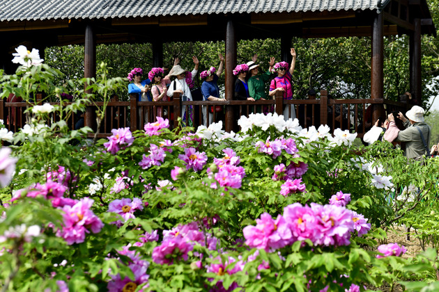 CHINA-SHANDONG-HEZE-CHARMING CITY (CN)