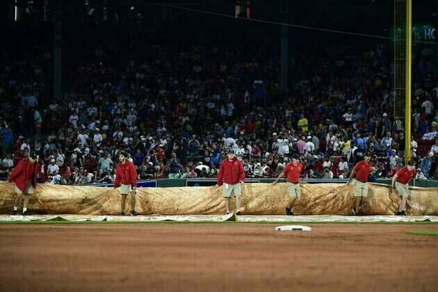 Red Sox and Reds suspended by rain after three innings