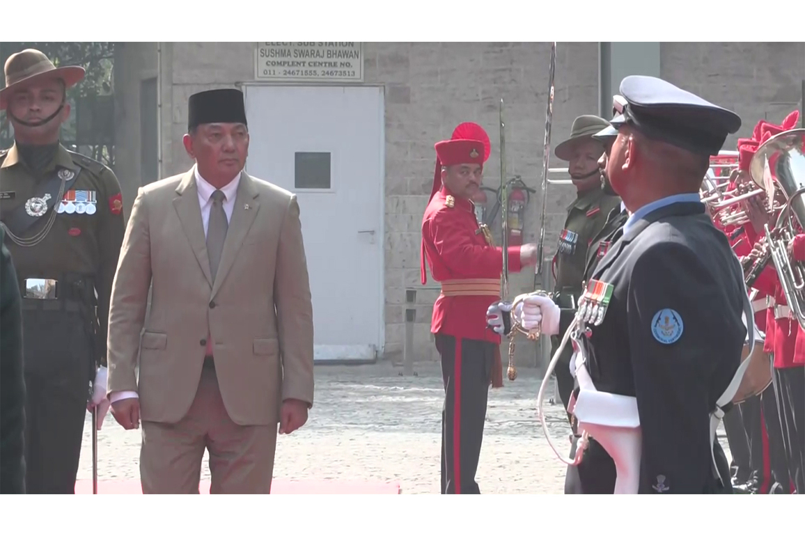 Indonesian Defence Minister Sjafrie Sjamsoeddin receives tri-services Guard of Honour