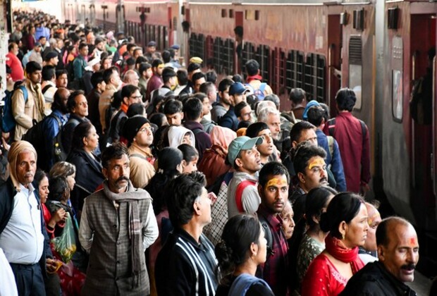 UP: One way plan to remain in effect at Prayagraj railway station as devotees continue to throng Maha Kumbh