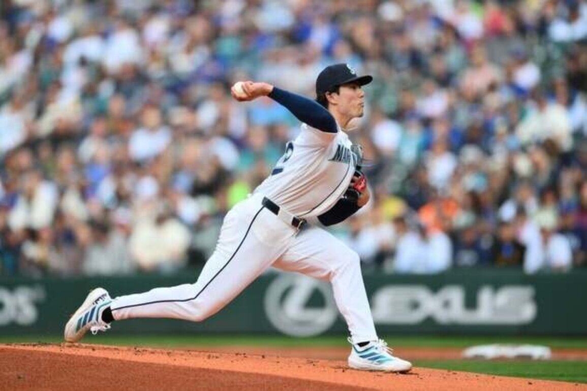 Colt Emerson's first homer helps M's end skid, take down White Sox