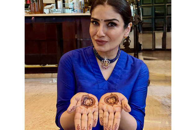 Raveena Tandon flaunts her Karwa Chauth mehendi, gives it some 'fam' touch