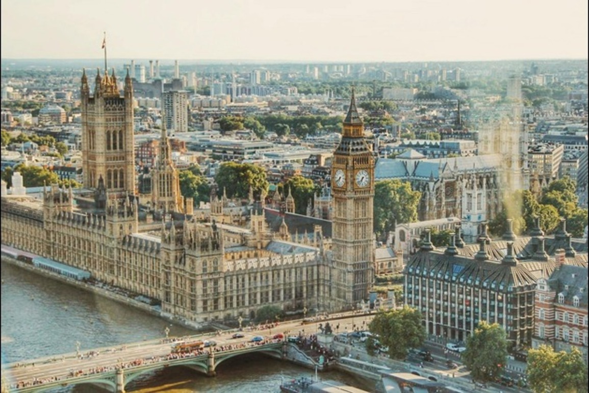 Rising pay and pass-through fees sink London hedge fund ambitions