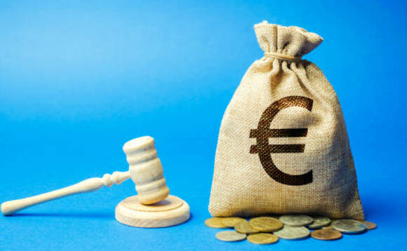 Five banks were fined a total of €344m for FX cartel