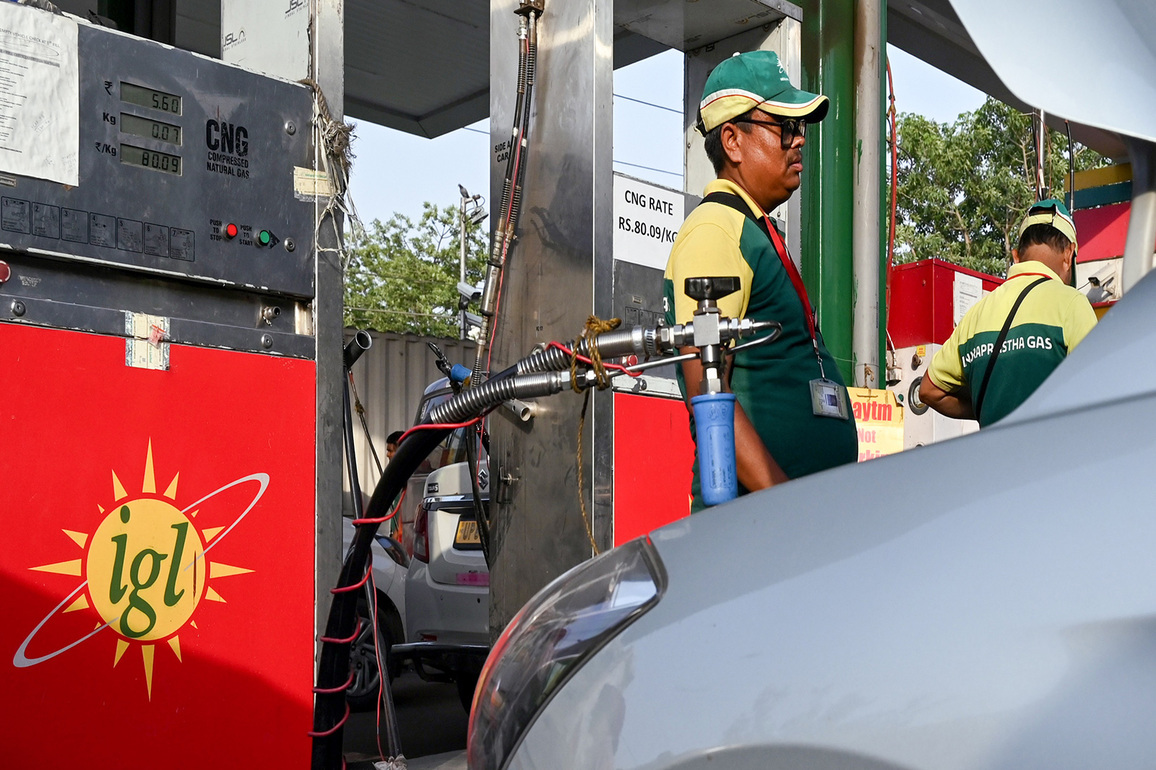 CNG prices rise by Rs 2 in Delhi, fourth hike in 15 days