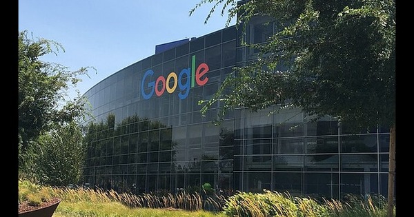 Investors press Alphabet on oversight of AI, cloud contracts