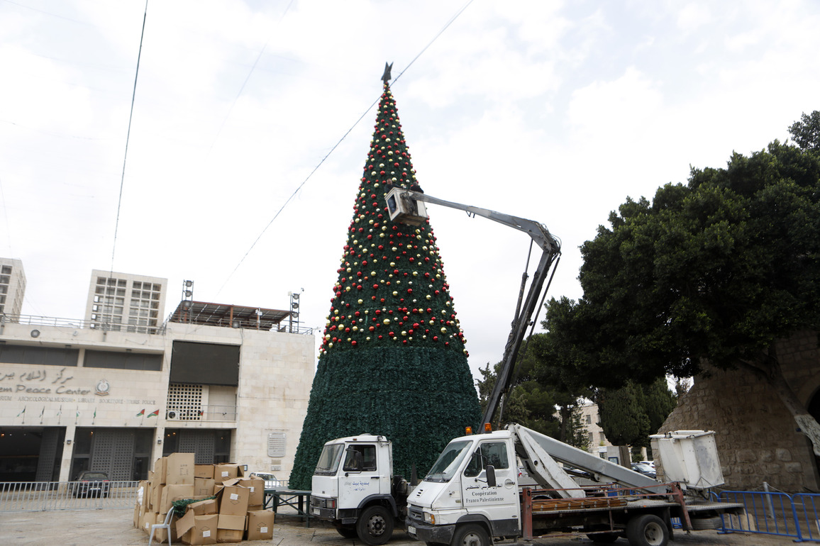 MIDEAST-WEST BANK-BETHLEHEM-CHRISTMAS TREE