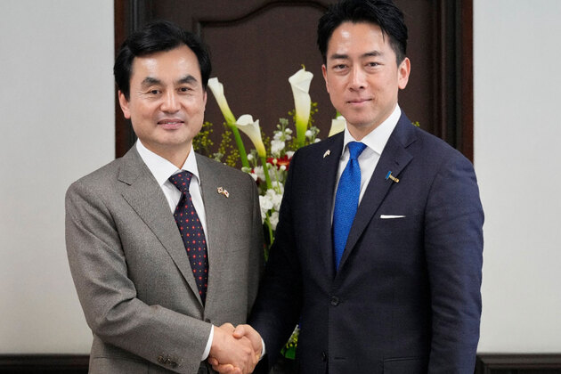 S Korea, Japan defence ministers hold talks; agree to resume bilateral naval exercises stalled for 9 years