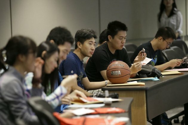 US Lawmakers Want to Tighten Visas for Chinese Students, Researchers