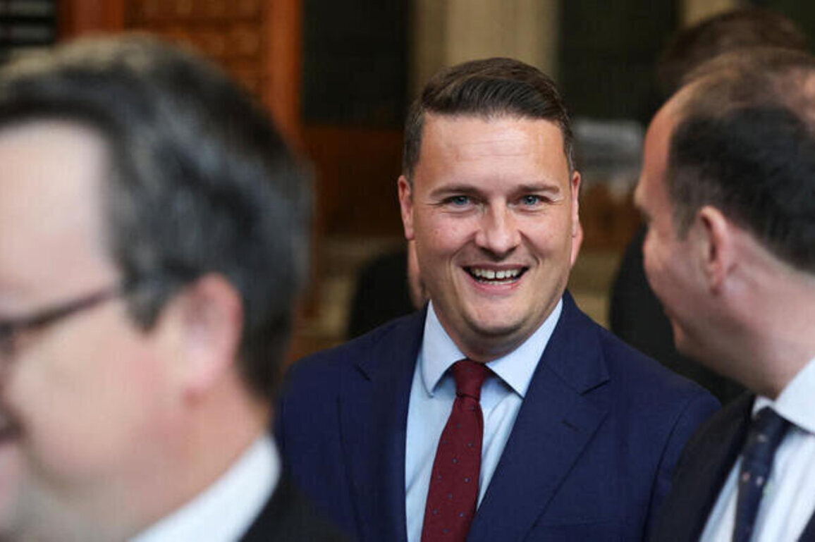 UK minister quits ahead of possible challenge to Starmer