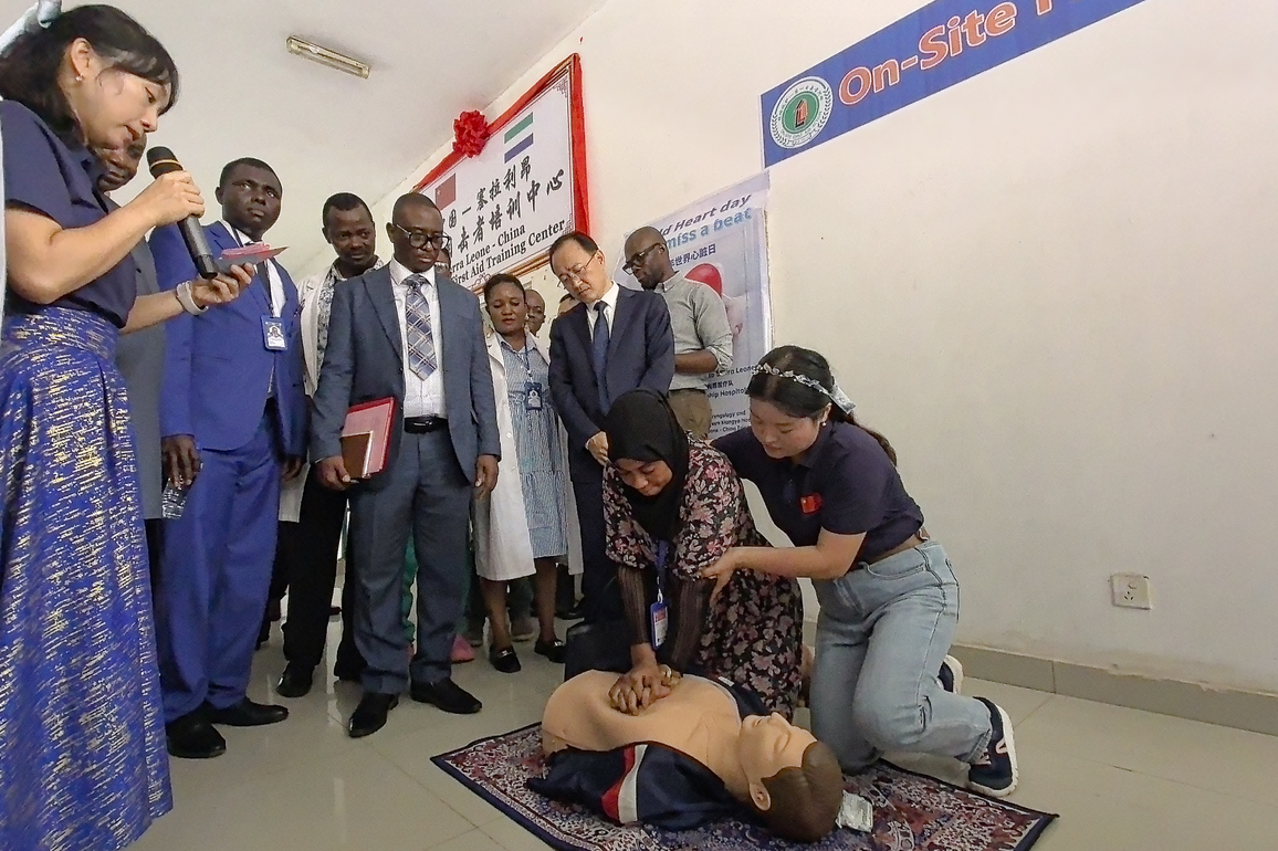 SIERRA LEONE-FREETOWN-FIRST AID TRAINING