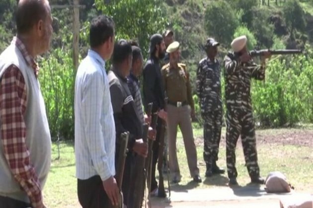 J-K: CRPF provides special weapon training to Village Defence Guards in Rajouri