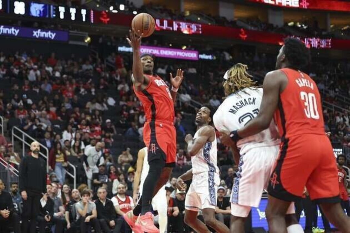 Rockets rest starters, rout short-handed Grizzlies