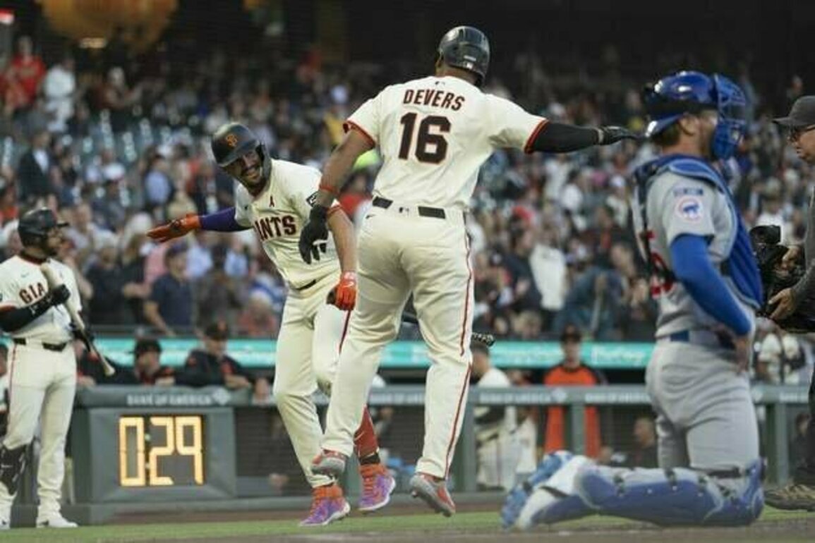 Rafael Devers' 2-homer night sparks Giants' rout of Cubs