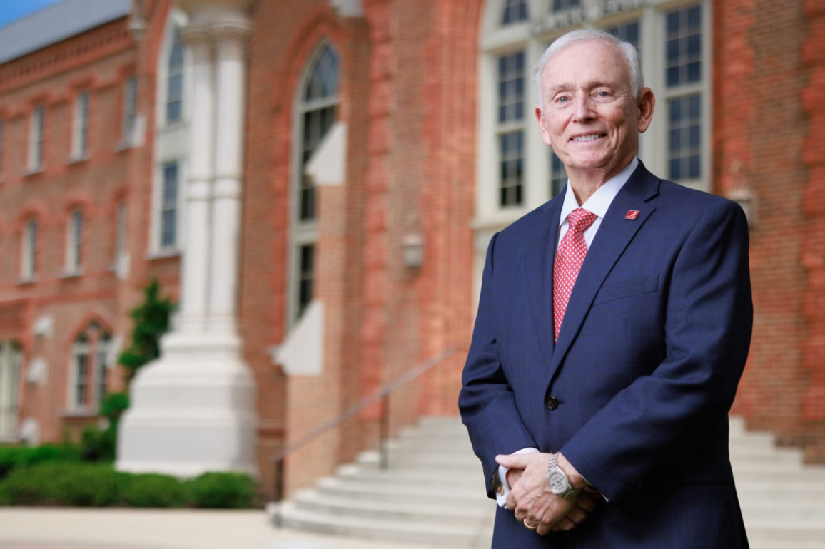 Barefield gift to name UAs College of Arts and Sciences