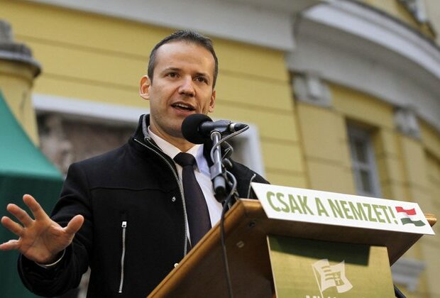 Seize part of Ukraine if state collapses Hungarian MP