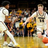 Iowa aims to take advantage of beaten-up Oregon