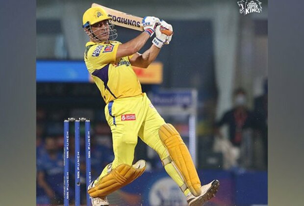 IPL 2022: Wishes pour in as MS Dhoni finishes things off in style against MI