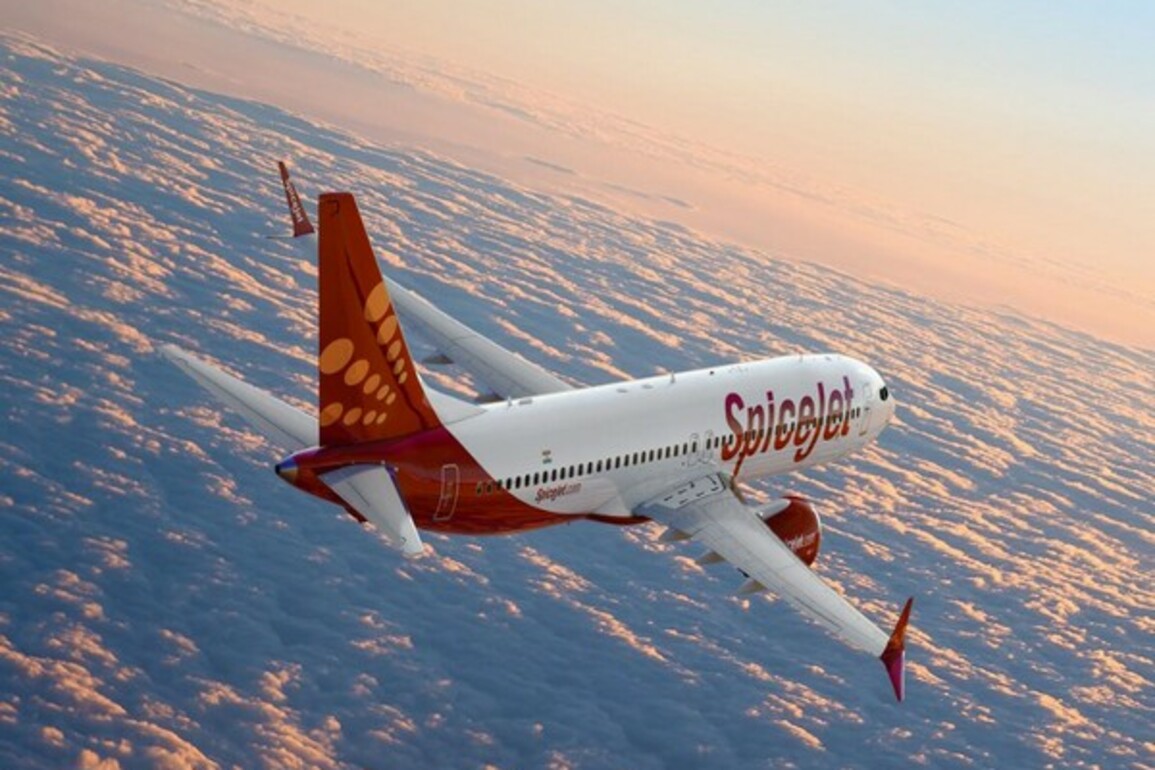 Two passengers offloaded from SpiceJet Flight after attempting to approach cockpit