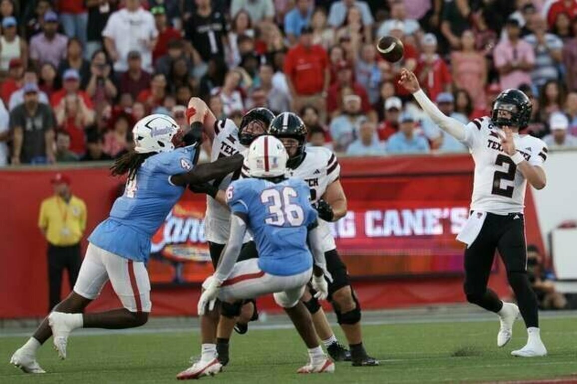 QB Behren Morton lights up Houston as No. 11 Texas Tech remains undefeated