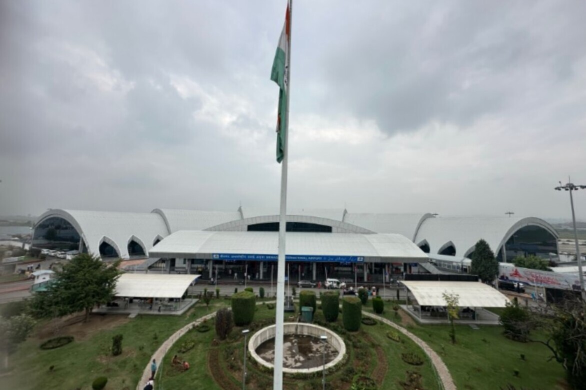 Srinagar Airport announces partial runway closures for maintenance starting July 2026; total runway shutdown from October 1