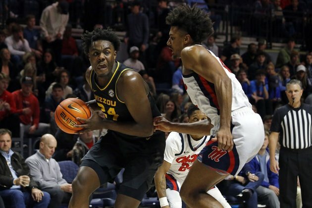 D'Moi Hodge, Isiaih Mosley carry Missouri past Ole Miss