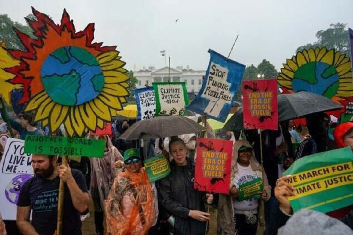 Rights Need to Guide Global Fossil Fuel Phaseout