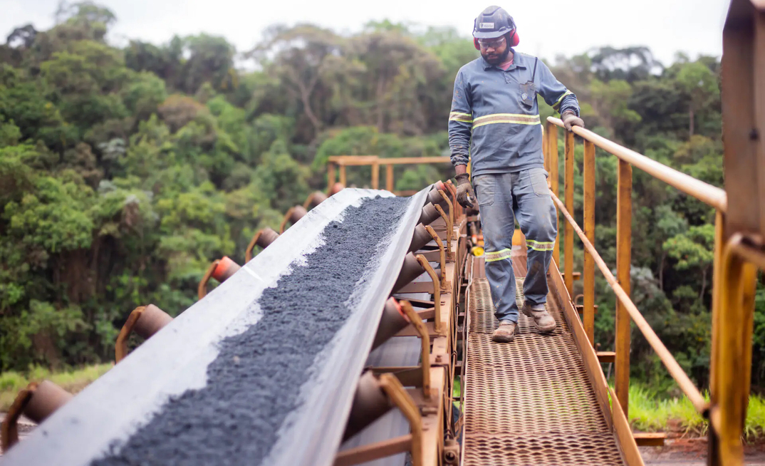 Operação de minério de ferro Rio Piracicaba atlas quadrilátero