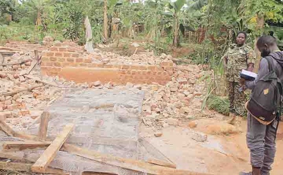 Omujaasi Namutebi ku nnyumba ye gye baakoonye. Omujaasi Namutebi ku nnyumba ye gye baakoonye.