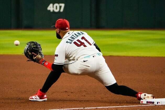 Diamondbacks DFA veteran 1B Carlos Santana
