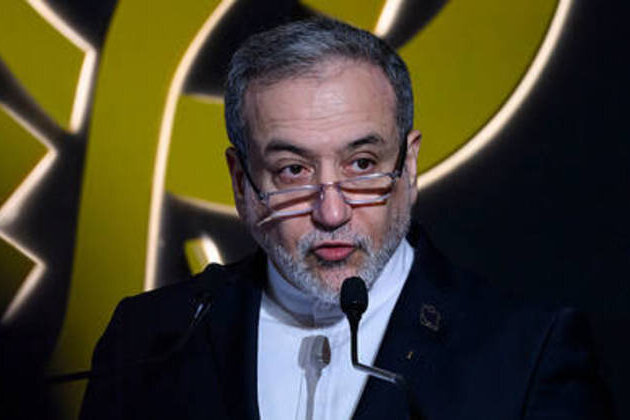 Iran warns it will strike US bases if attacked