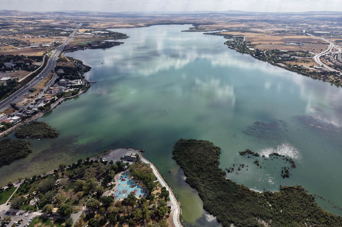 TRKIYE-ANKARA-LAKE MOGAN-DROUGHT
