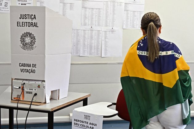 Arch enemies vie for Brazil&#039;s top job