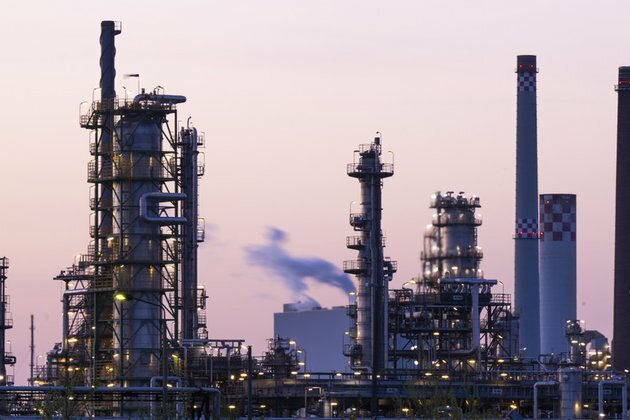 Germany sets deadline for dropping Russian oil Bloomberg