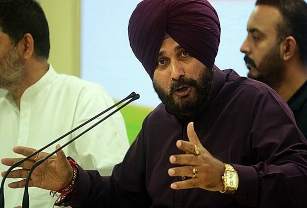 Navjot Singh Sidhu to meet Congress panel on Punjab today