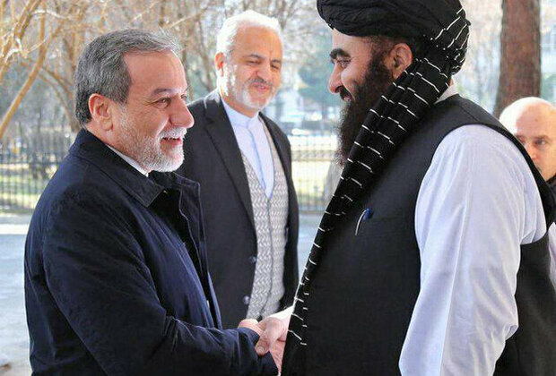 Iranian Foreign Minister discusses mutual Issues with Afghan officials