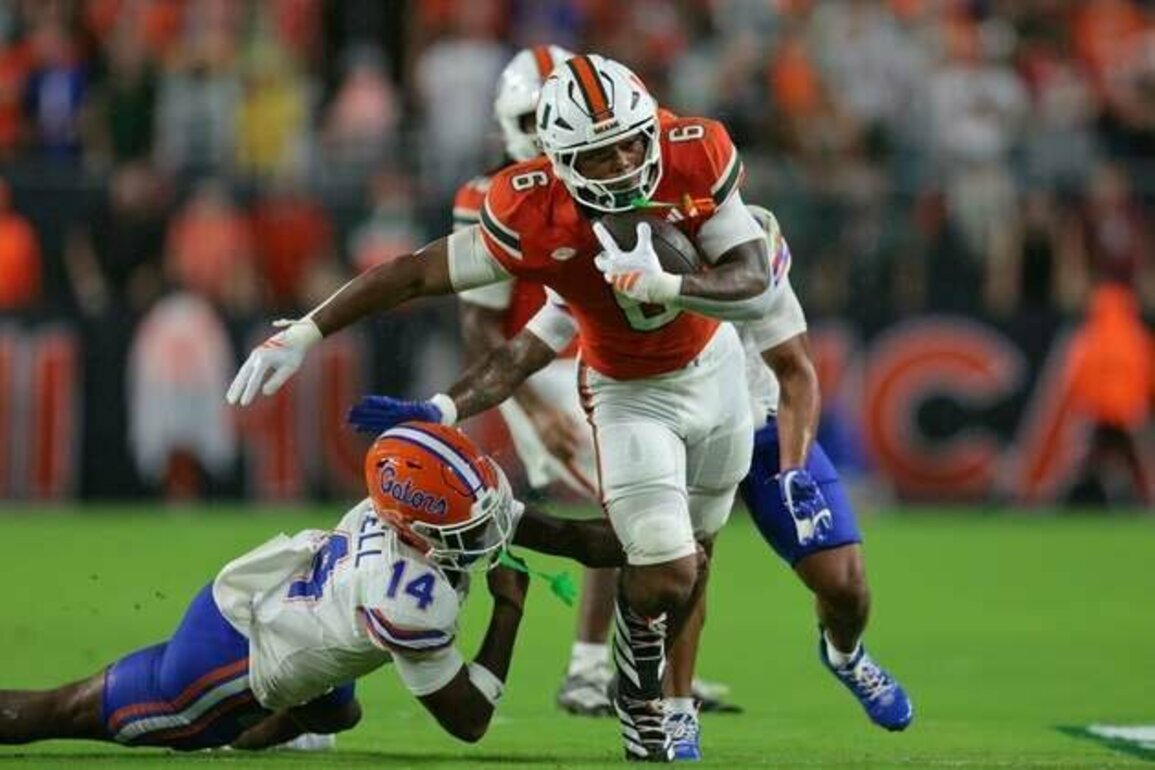 No. 4 Miami's stiff defense sends Florida spiraling to third straight loss
