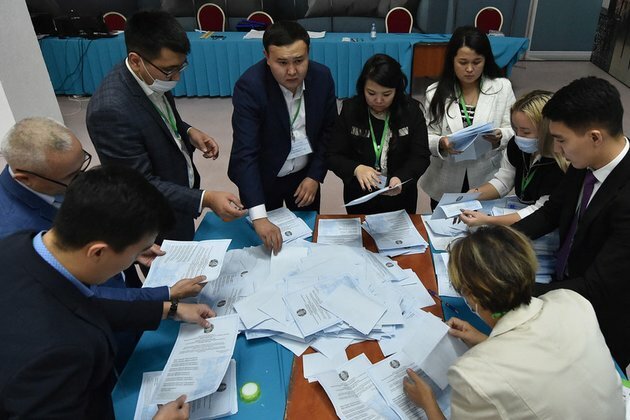 Kazakh president wins snap elections exit polls
