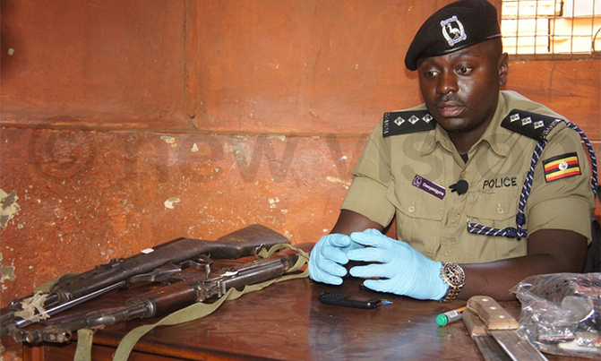 Two suspected robbers arrested, guns recovered Two suspected robbers arrested, guns recovered