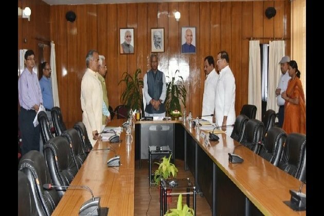 Uttarakhand Cabinet pays tribute to Prakash Pant