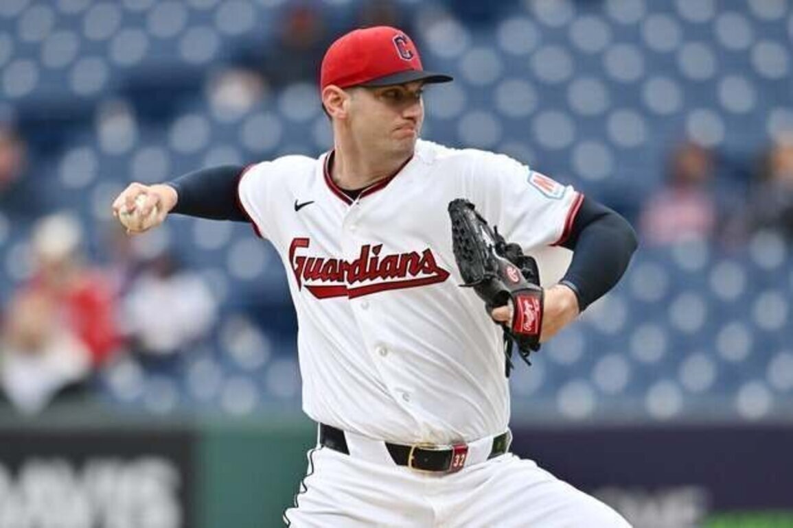 Gavin Williams nabs 4th straight win as Guardians top Rays