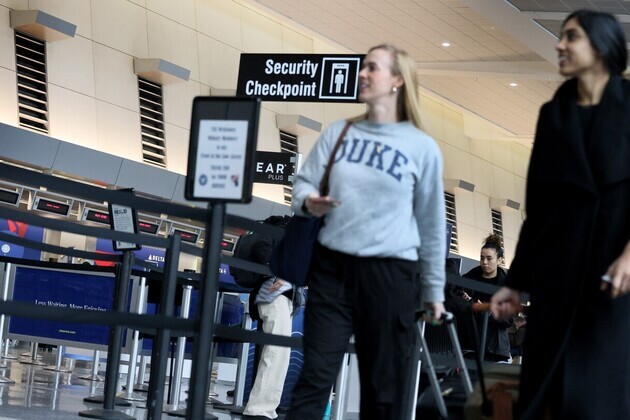 Trump- ICE officers to support airport security as hundreds of TSA agents quit
