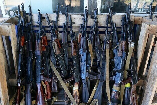 Ukrainian spies protecting arms smuggling  Russian diplomat
