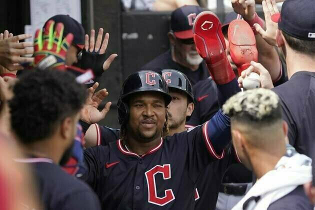 Guardians rally to defeat White Sox in extra innings